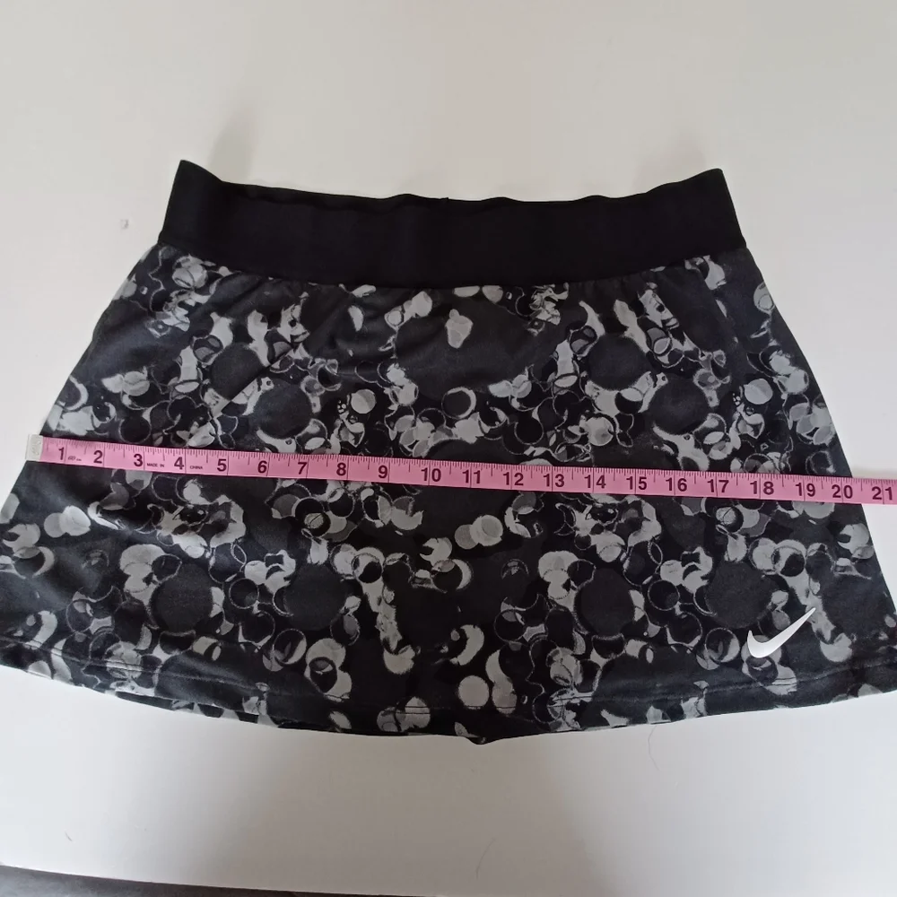 Nike Court Pure Print Dri-Fit Active Skort Skirted Shorts Sz Med Black Gray